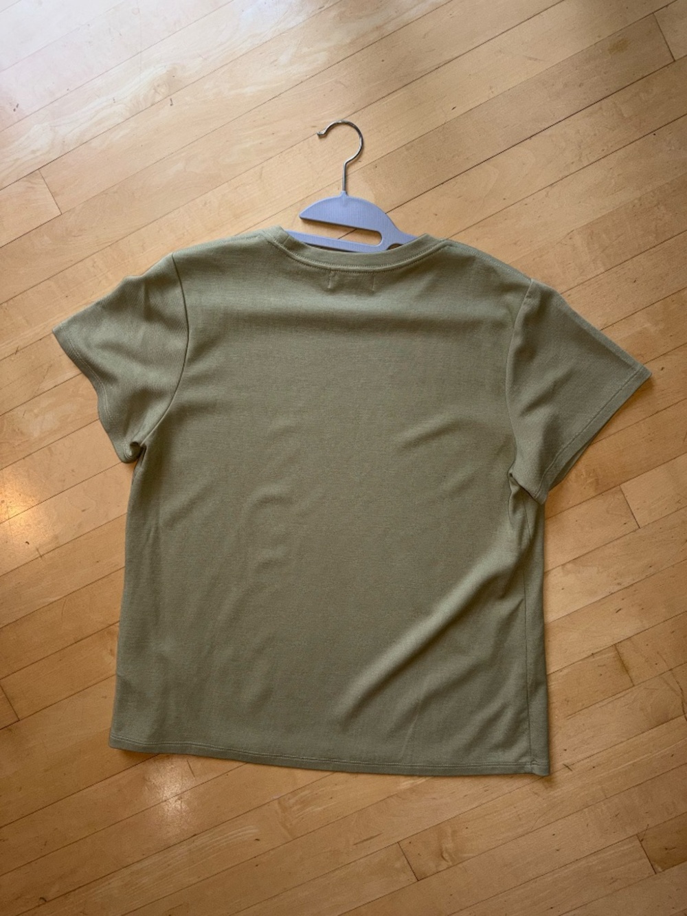 Kut from the Kloth Khaki green tee, L, CB2746 - Picture 3 of 3
